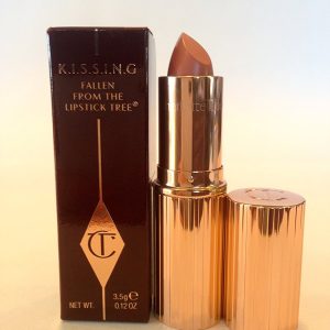 Charlotte Tilbury KISSING Lipstick Bitch Perfect